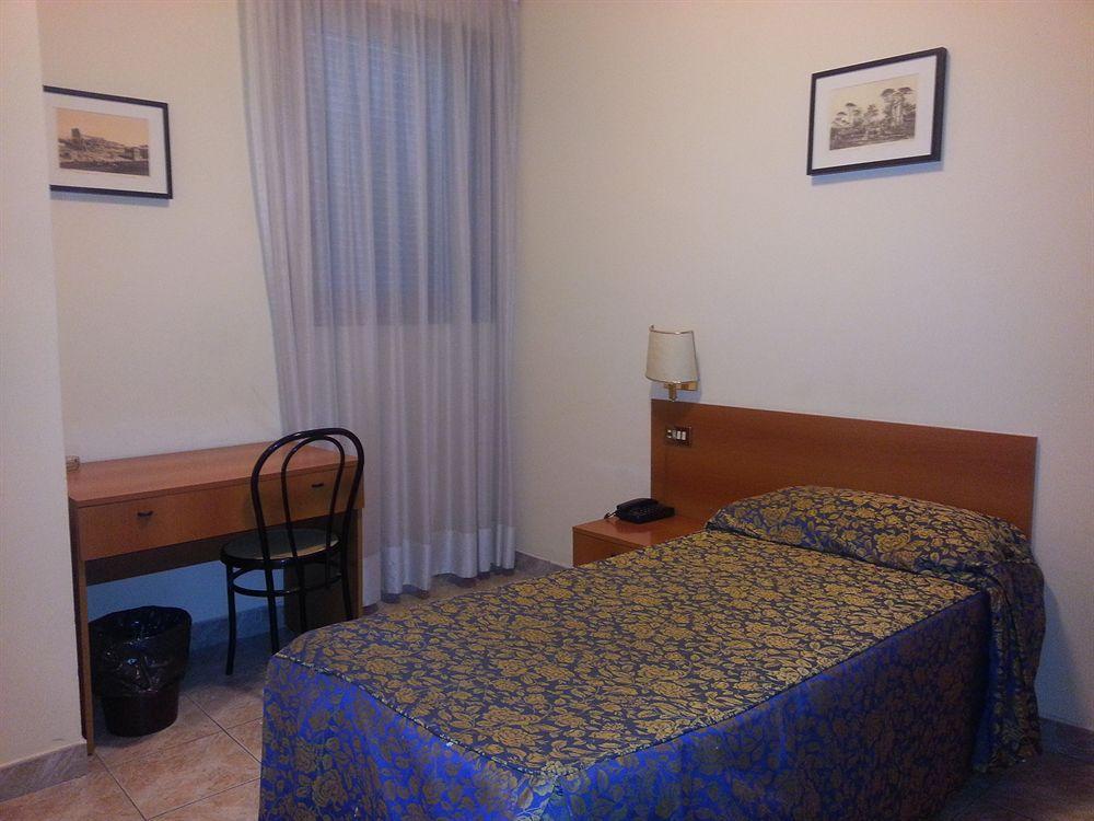 רומא Hotel Industrial מראה חיצוני תמונה