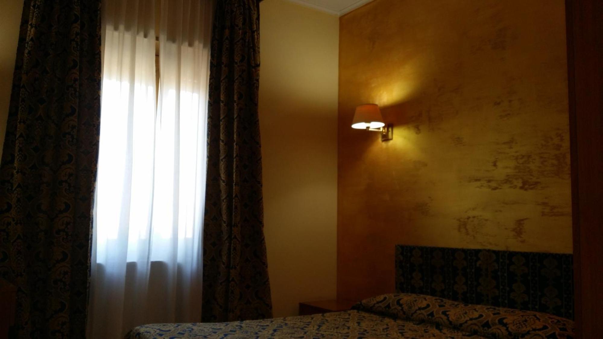 רומא Hotel Industrial מראה חיצוני תמונה